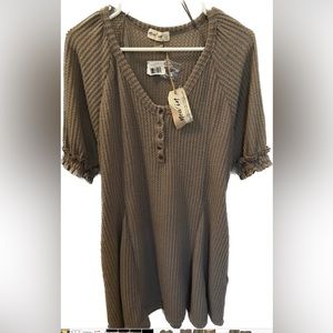 Super soft waffle knit item that can be worn as a tunic or mini-dress in an XL.